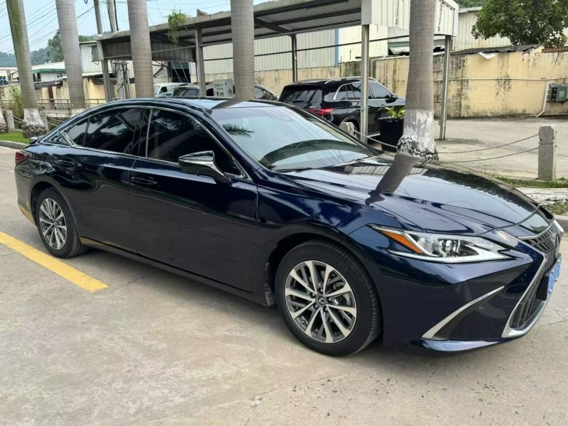 厦门23年雷克萨斯ES4