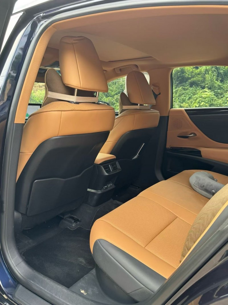 厦门23年雷克萨斯ES6