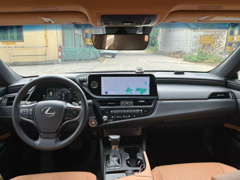 厦门23年雷克萨斯ES7