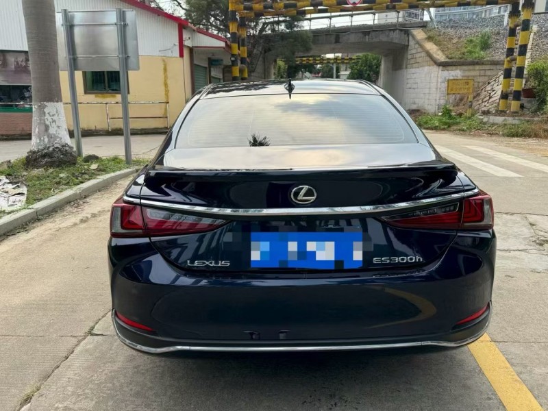 厦门23年雷克萨斯ES8