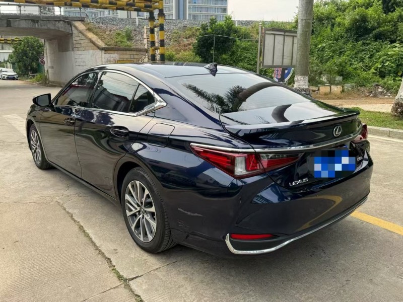 厦门23年雷克萨斯ES9