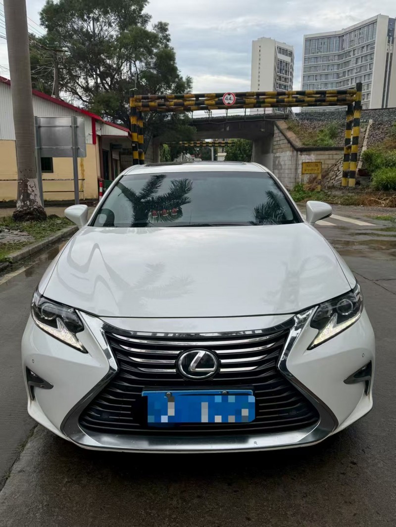 厦门18年雷克萨斯ES1