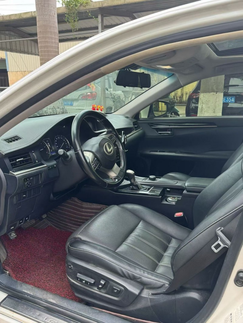 厦门18年雷克萨斯ES5