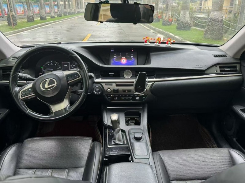 厦门18年雷克萨斯ES7