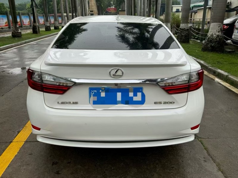 厦门18年雷克萨斯ES8