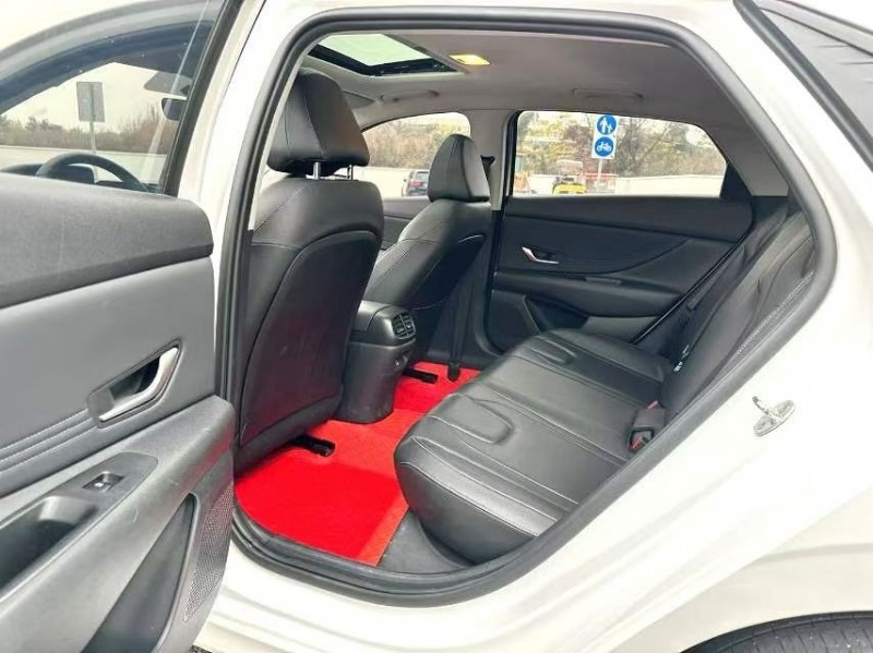 厦门23年现代伊兰特7