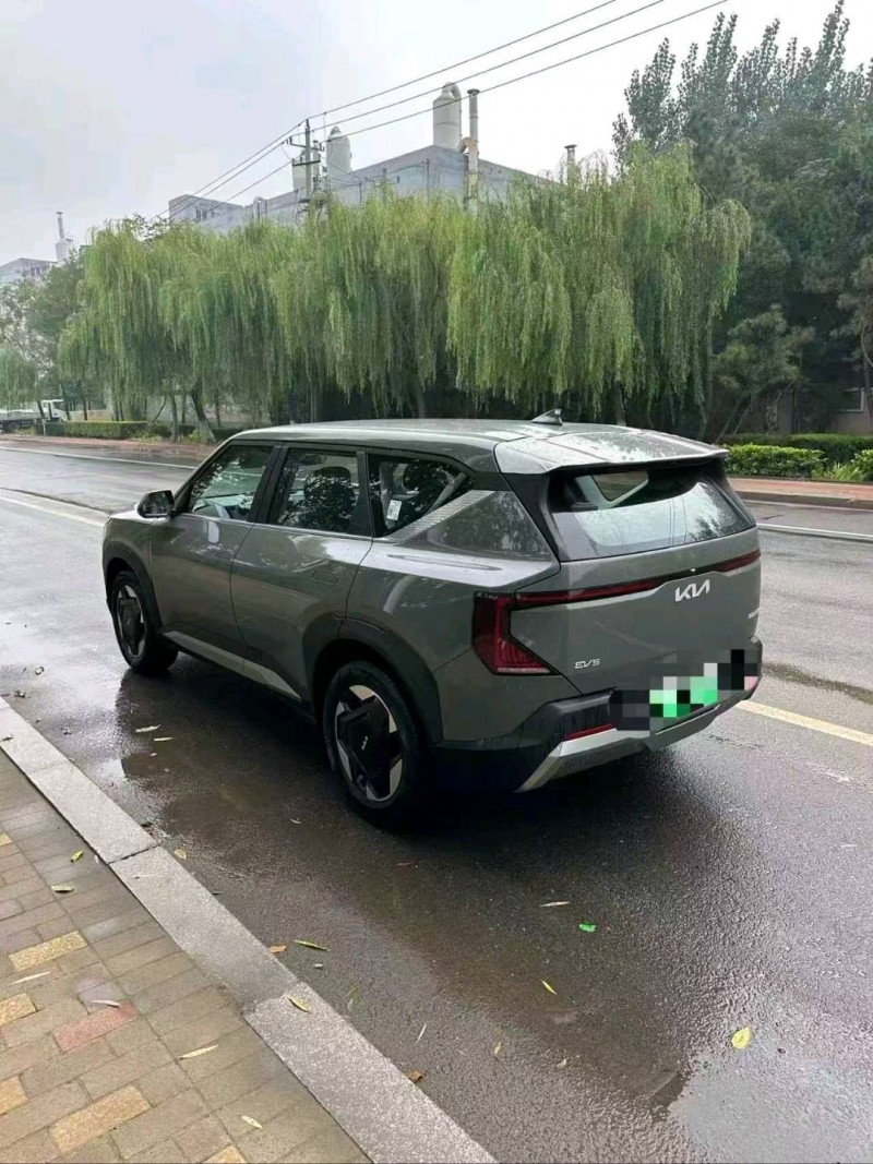 青岛25年起亚EV54