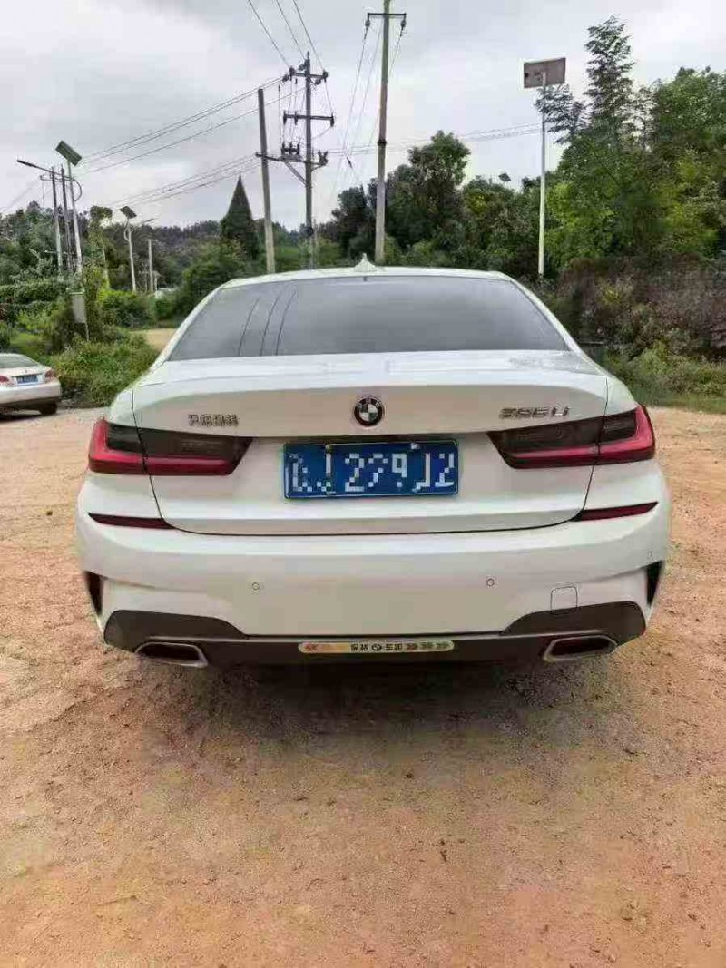 常德22年宝马3系9