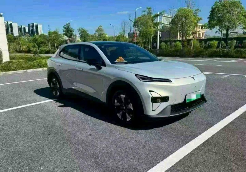 新余24年长安汽车深蓝3