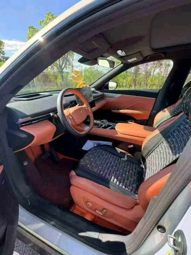 新余24年长安汽车深蓝5