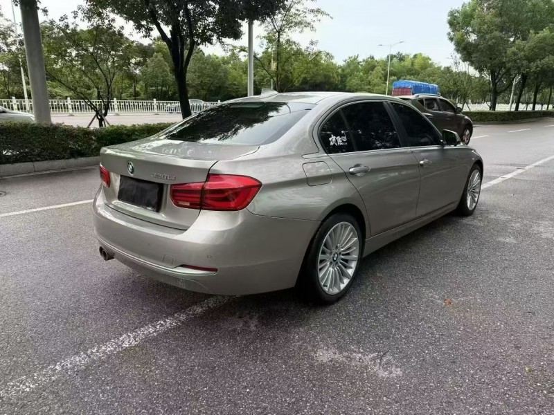 娄底17年宝马3系8