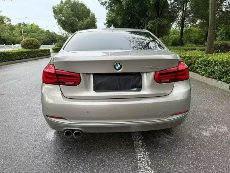 娄底17年宝马3系9