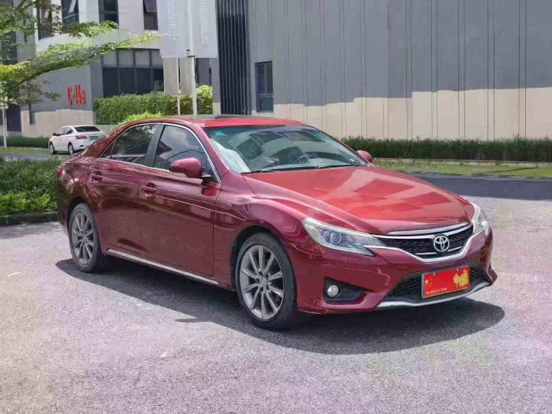 广州17年丰田锐志2