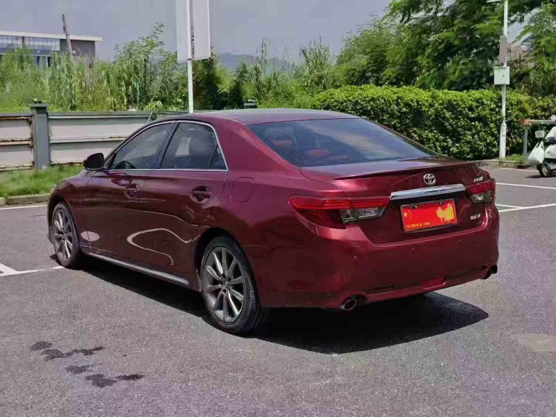 广州17年丰田锐志7