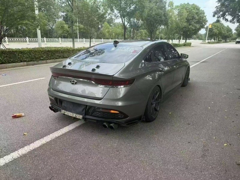 娄底20年现代菲斯塔8