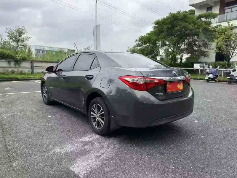 广州16年丰田雷凌7