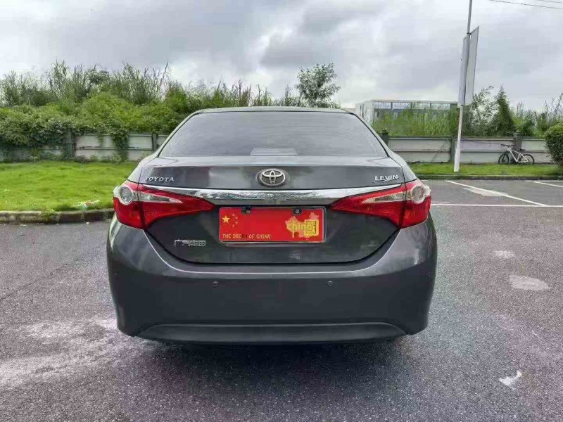 广州16年丰田雷凌8