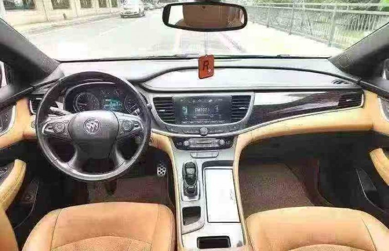 新余17年别克君越4