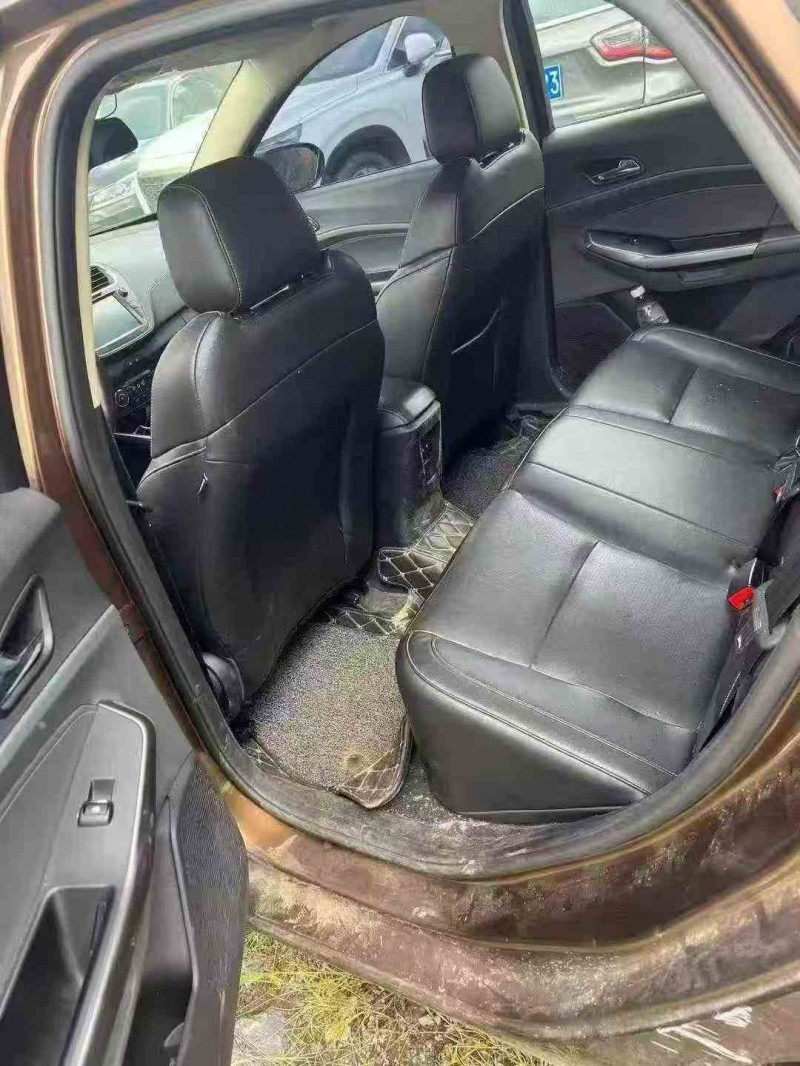 鹰潭17年福特福睿斯5