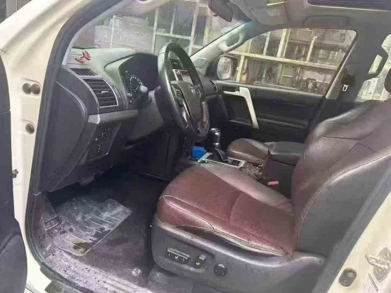 深圳20年丰田普拉多5