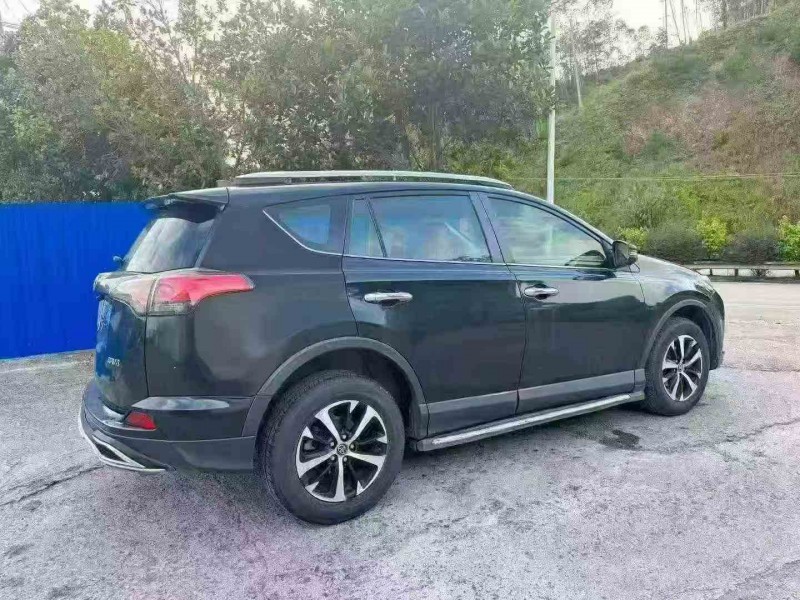 钦州17年丰田RAV4荣放8