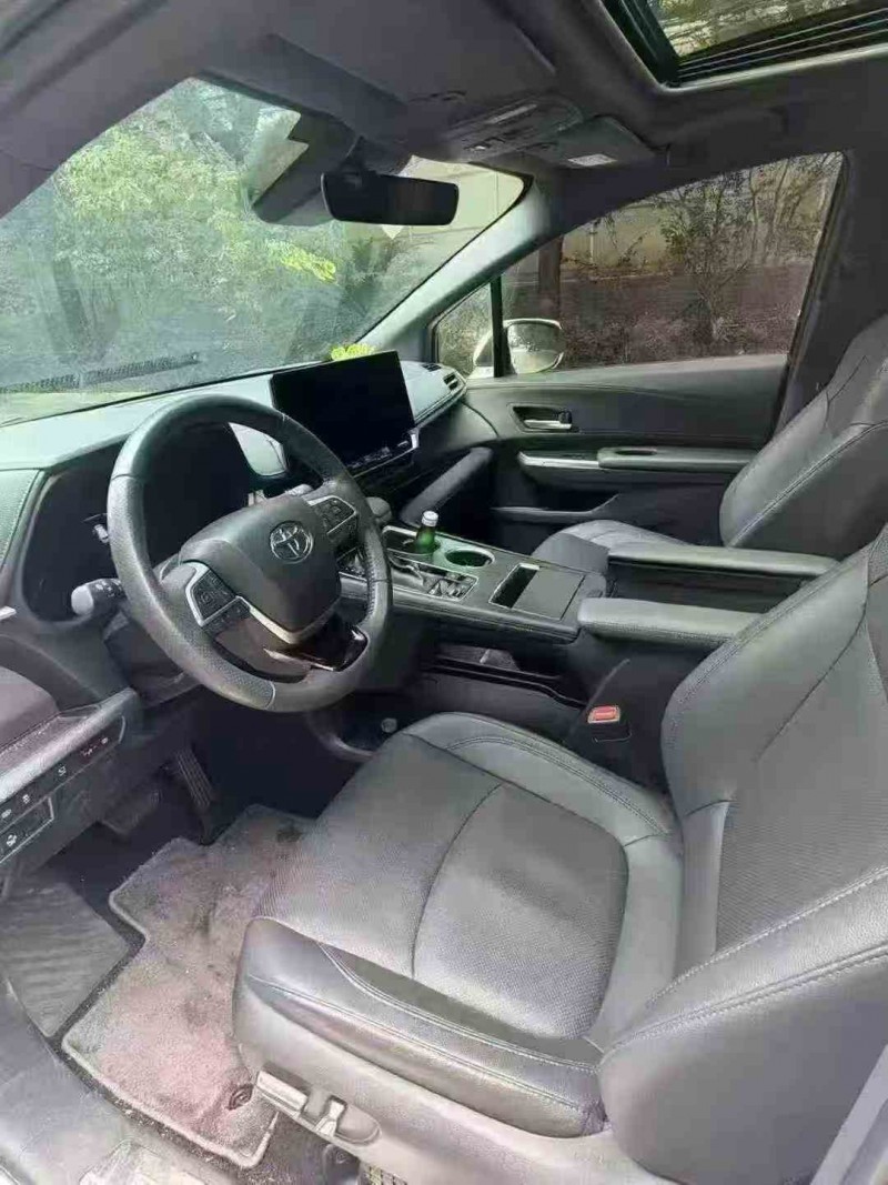 衡阳24年丰田塞纳3