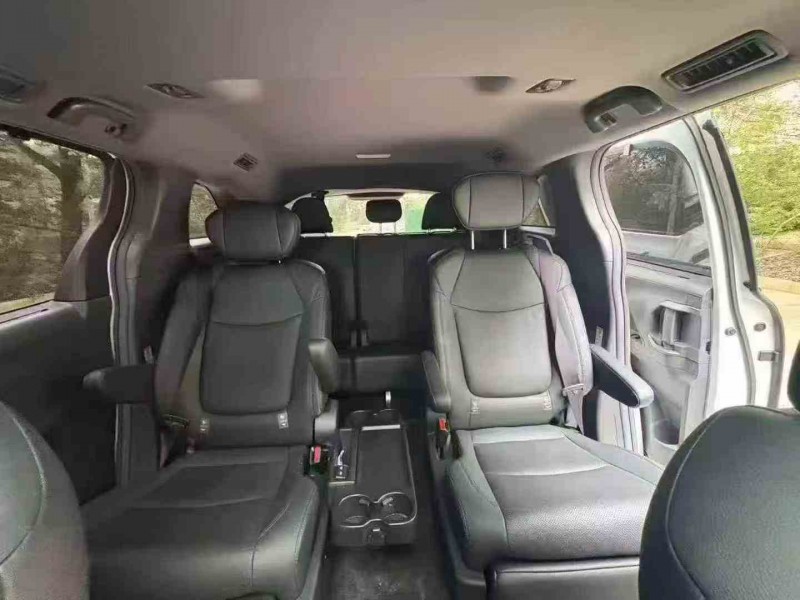 衡阳24年丰田塞纳4