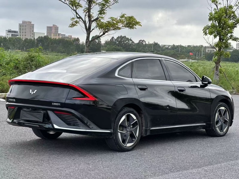 汕头24年五菱汽车星光8