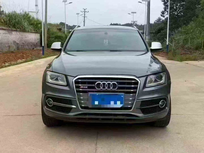 张家界17年奥迪SQ51