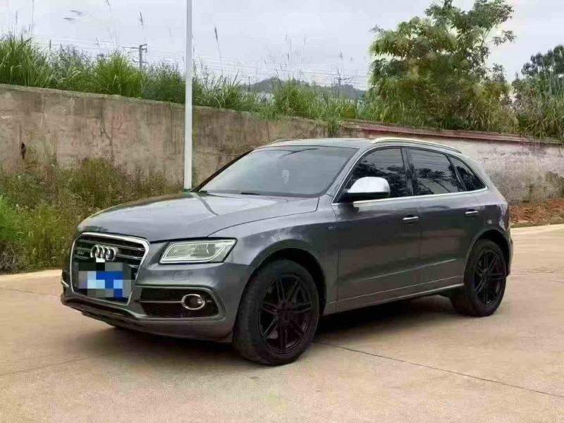 张家界17年奥迪SQ52