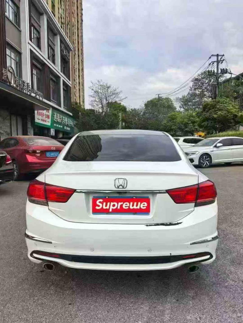 九江17年本田思铂睿2