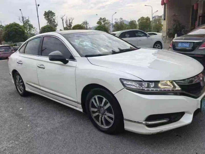 九江17年本田思铂睿3