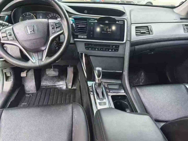 九江17年本田思铂睿5