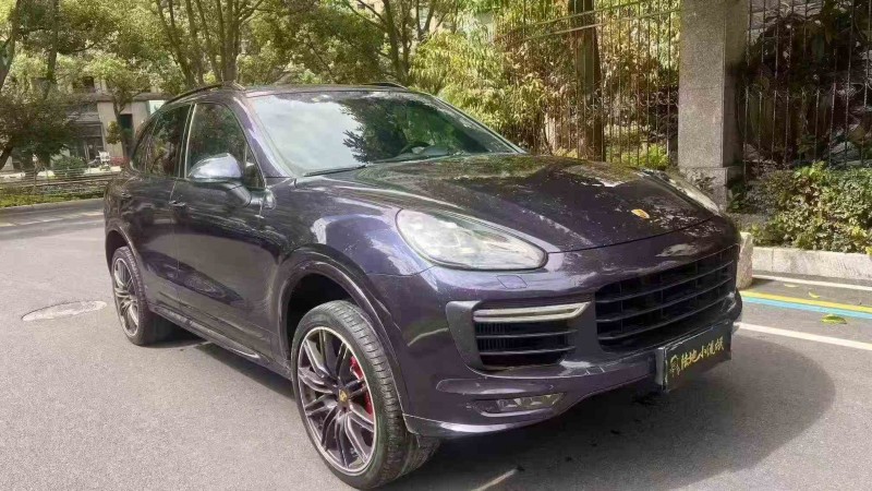 湖州17年保时捷卡宴3