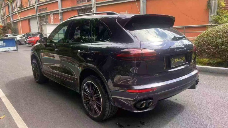 湖州17年保时捷卡宴7