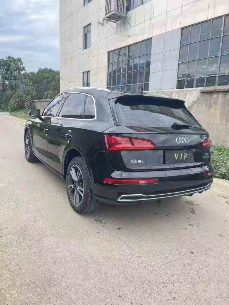 鹰潭21年奥迪Q54