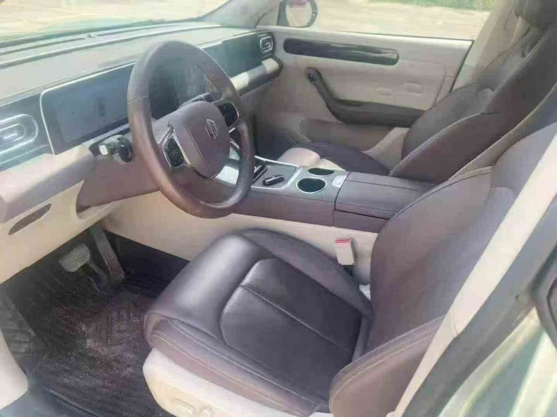 江门23年零跑汽车C114