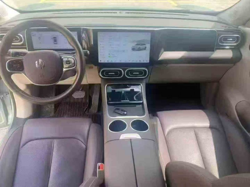 江门23年零跑汽车C116