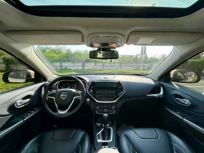 广州16年Jeep自由光4