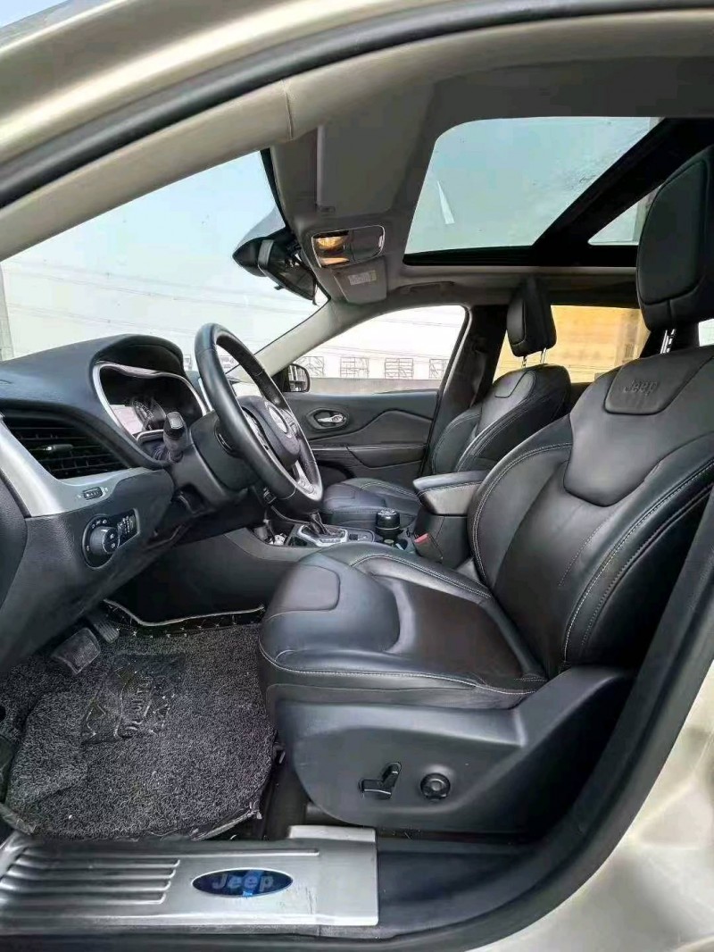 广州16年Jeep自由光6