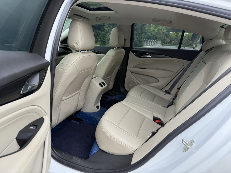 盐城21年别克君威5