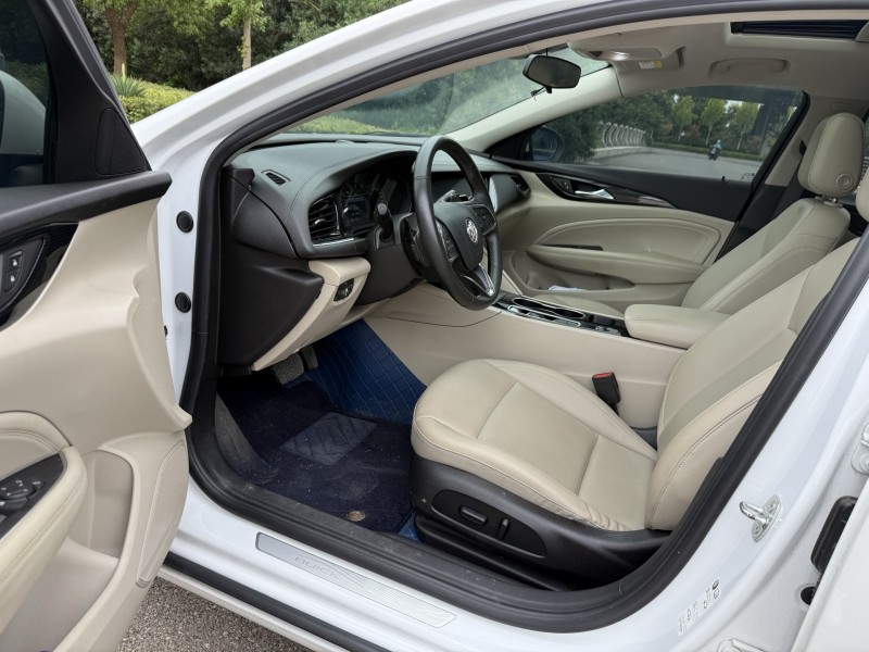 盐城21年别克君威7