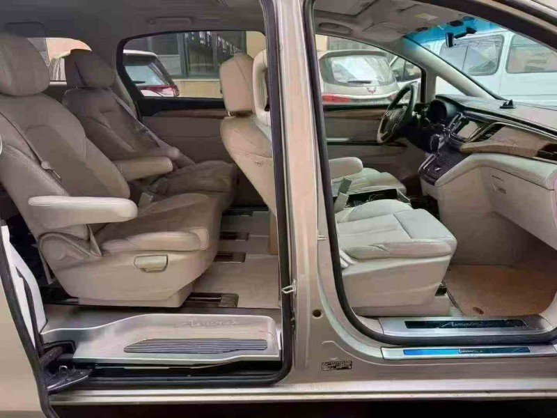 嘉兴19年别克GL85