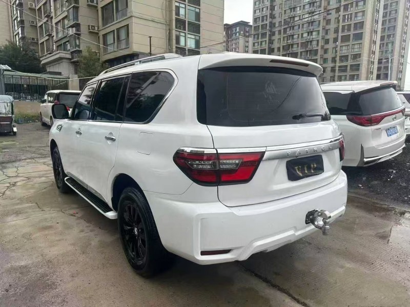 焦作17年日产途乐9