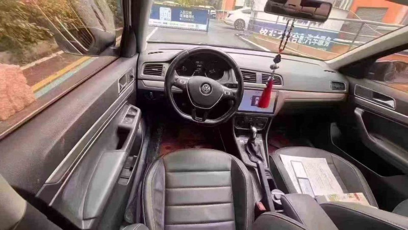 金华18年大众朗逸5