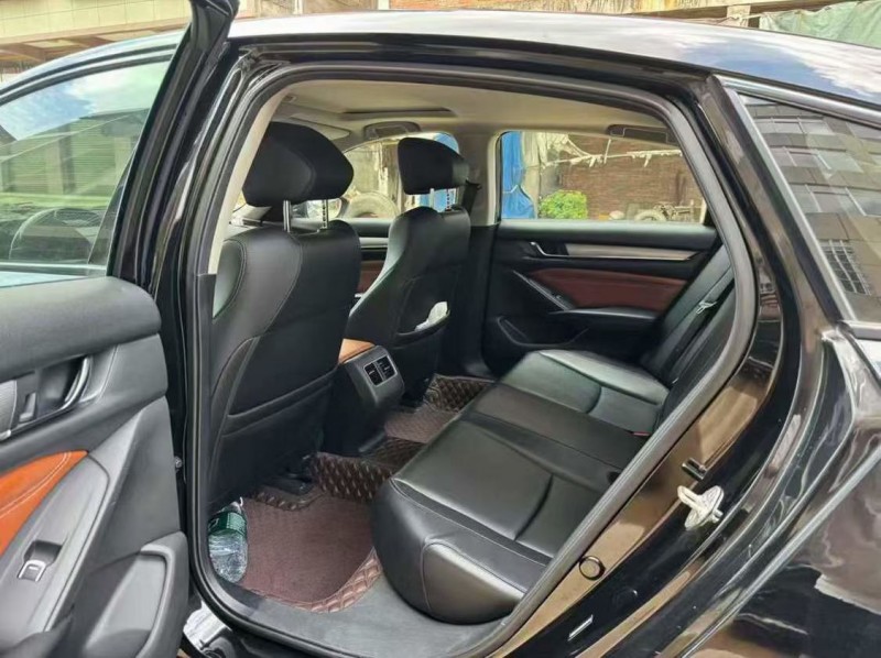 贵港21年本田雅阁5