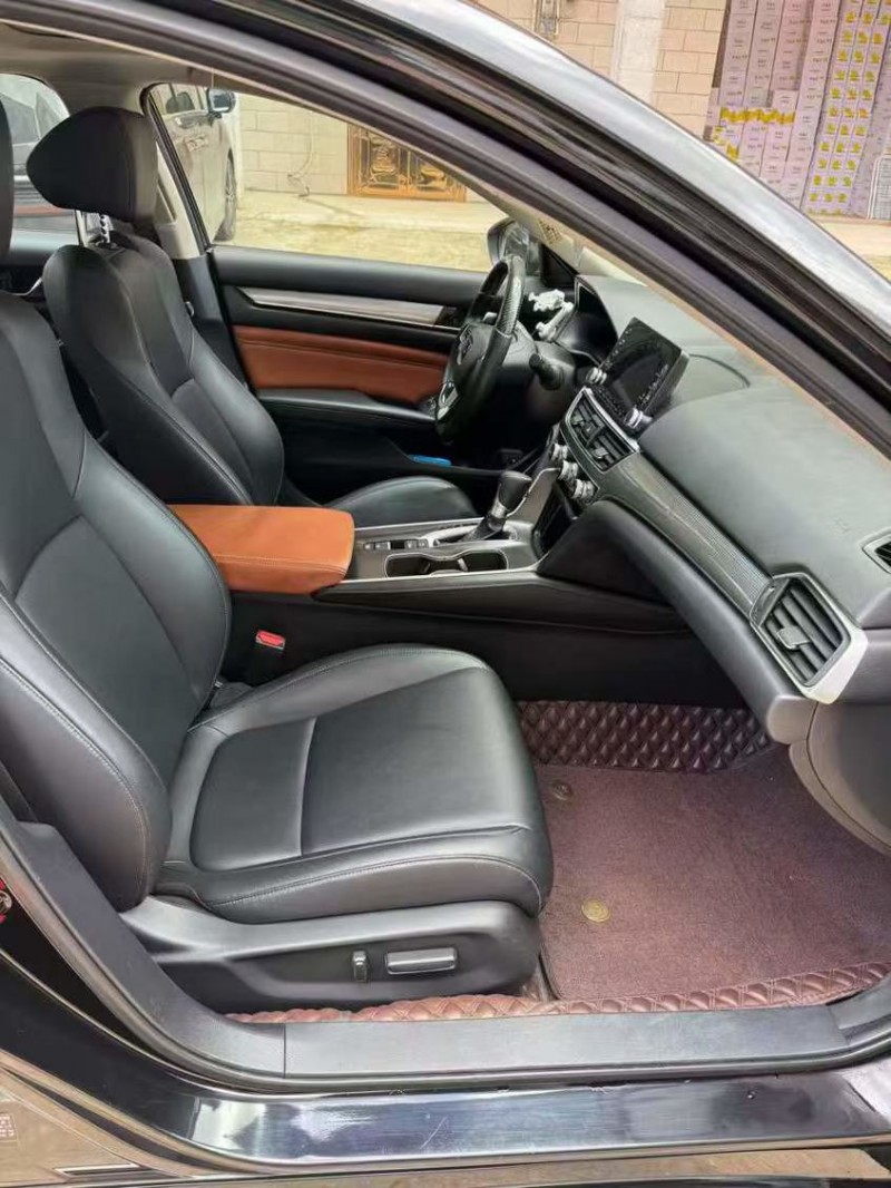 贵港21年本田雅阁8