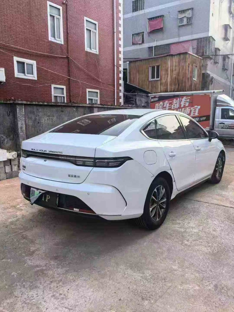 三明24年比亚迪驱逐舰9