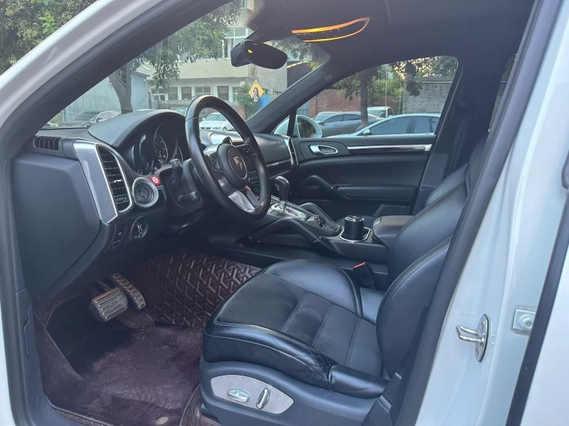 许昌18年保时捷卡宴7