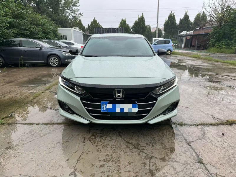 许昌22年本田雅阁1